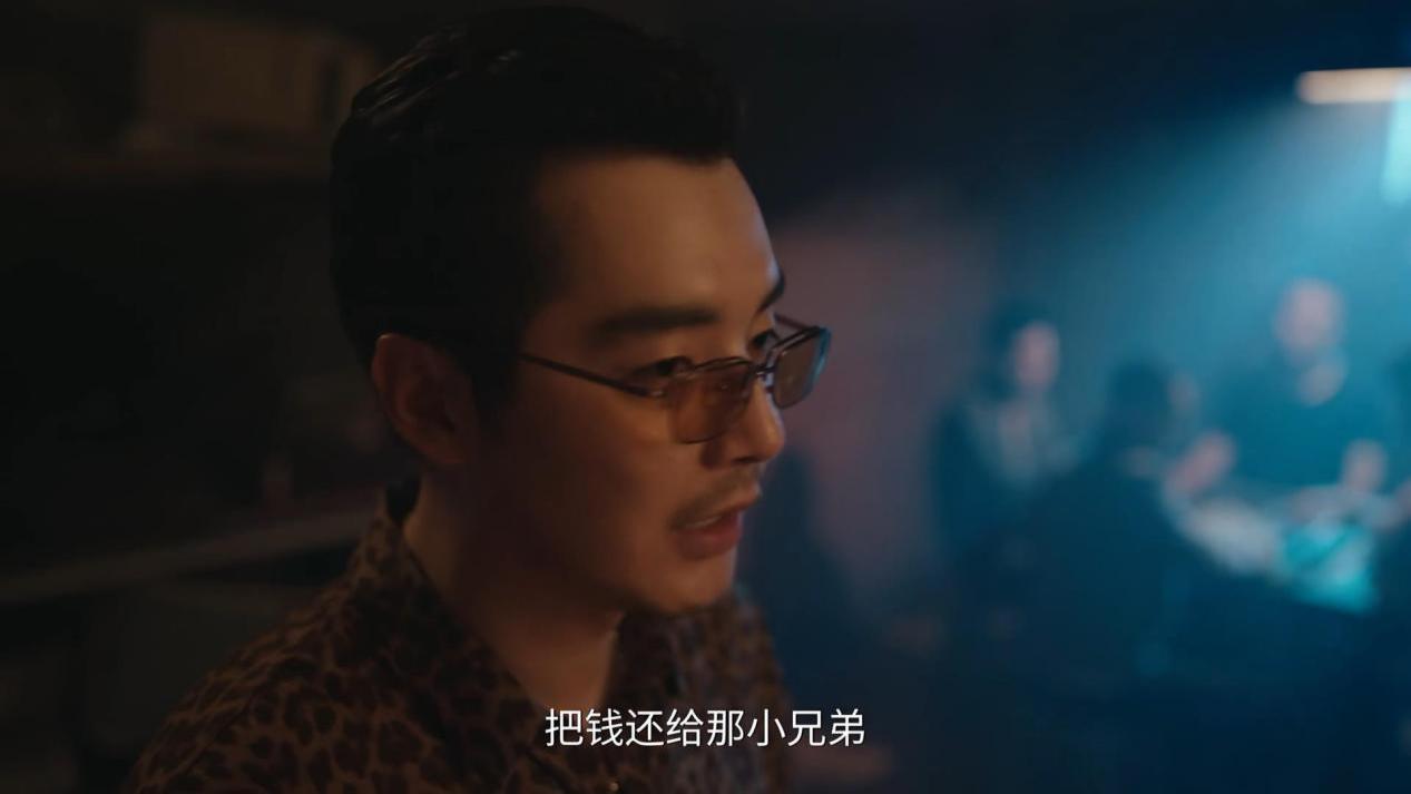 利剑玫瑰，香还没闻，先被刺扎了