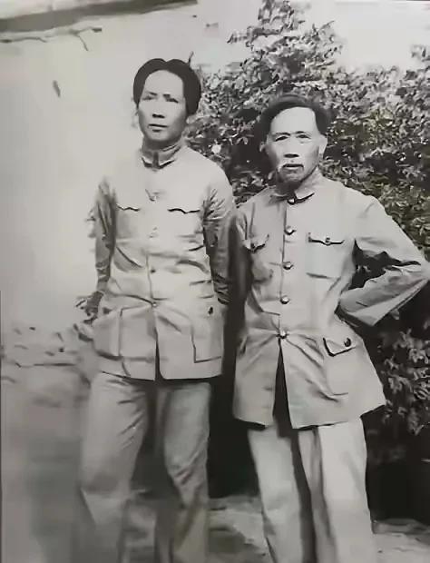 从1921到1949，从石库门到天安门，从南湖到中南海，13位中共一大的代表中，