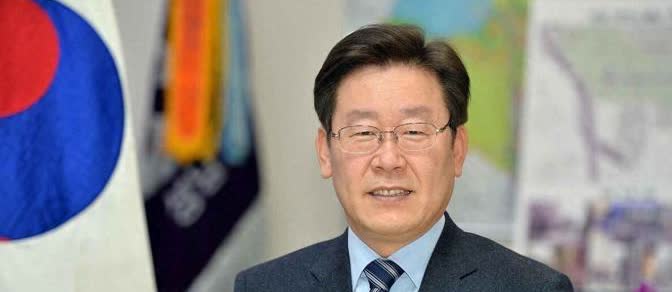 李在明果然不简单，被特朗普征收关税后，向美国讨要战时指挥权


2025年