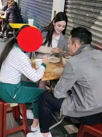 万万想不到，
马筱梅被骂了，
这次被骂的原因很简单。

有网友拍到汪小菲马筱梅带