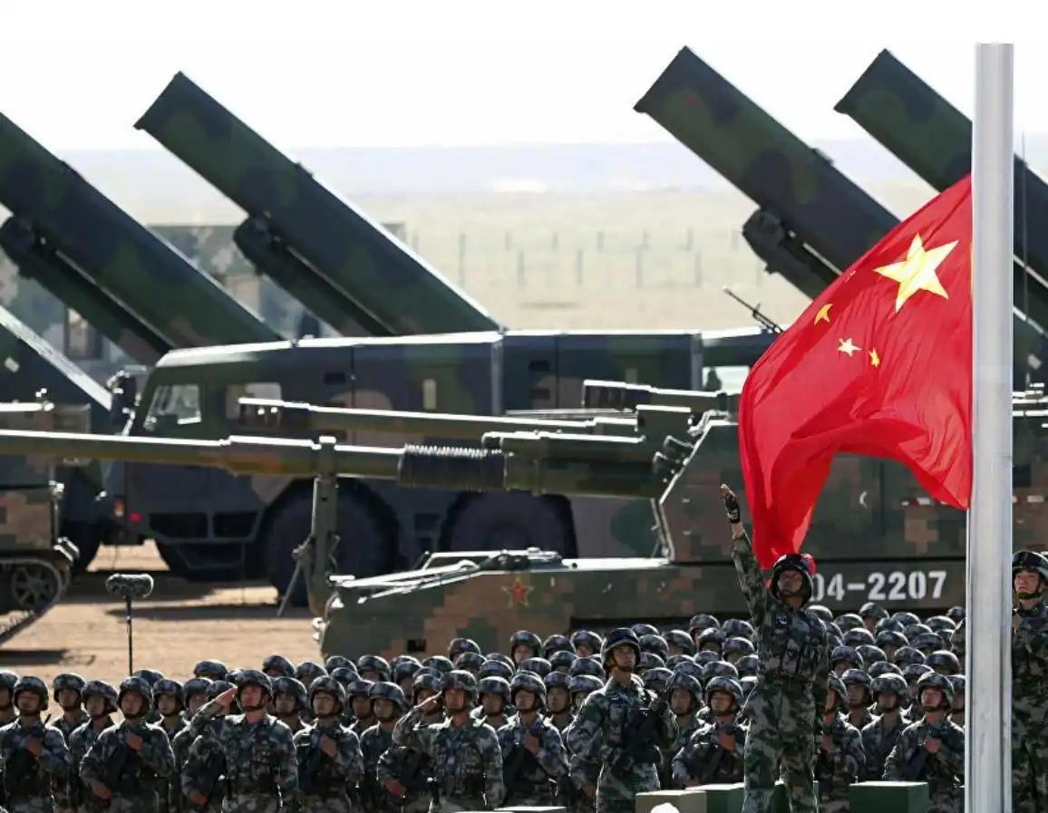 中国陆军这些年疯狂发展火箭炮，不是没事干，也不是怕火力不够，而是从根上就没打算靠