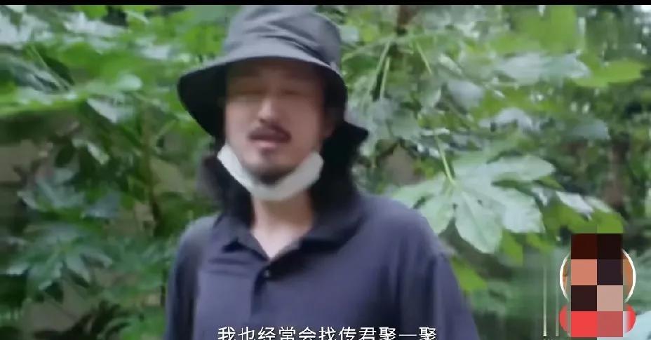 王传君和江疏影原来是同班同学，都是上海戏剧学院的。
看爱情公寓的时候，觉得王传君