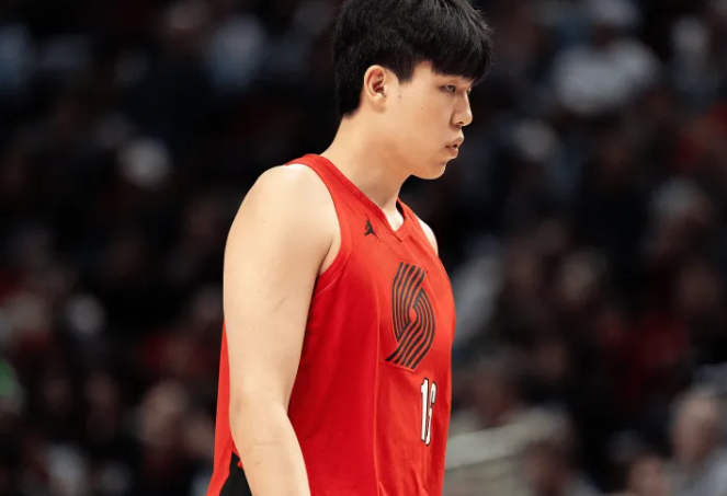 昨日NBA常规赛，开拓者117-110击败国王，赛后开拓者媒体人在播客节目谈到了