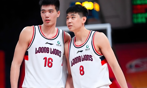 广州男篮躺平了！
在送走陈盈骏等一大批球员后，广州男篮休赛期不仅没有考虑补强，反