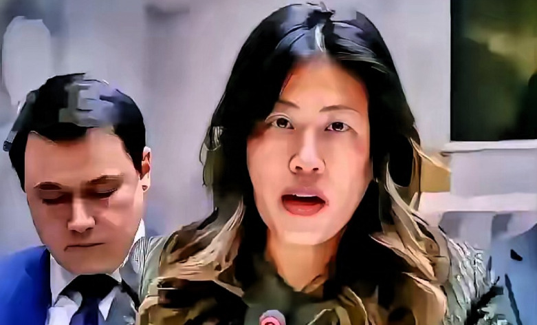 吴婷被批数典忘祖











想不到啊，美籍华裔吴婷，为了往上爬，竟然