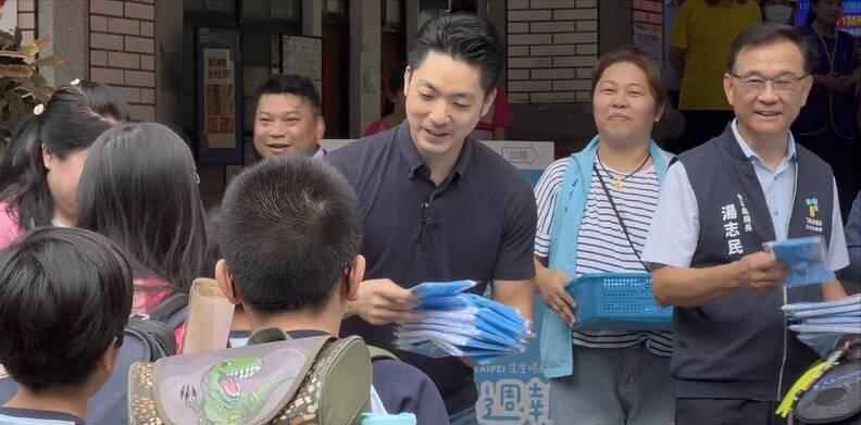 谴责黄国昌“勒警”？ 蒋万安不回应
台湾民众党前天在台北市办“走读”活动却走调，