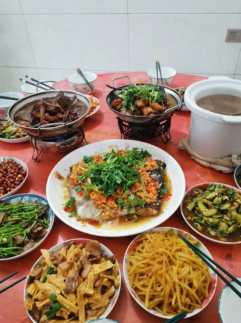 我决定以后不再对亲戚朋友发表任何建议

今年暑假回老家，老家一群亲戚朋友聚在一块
