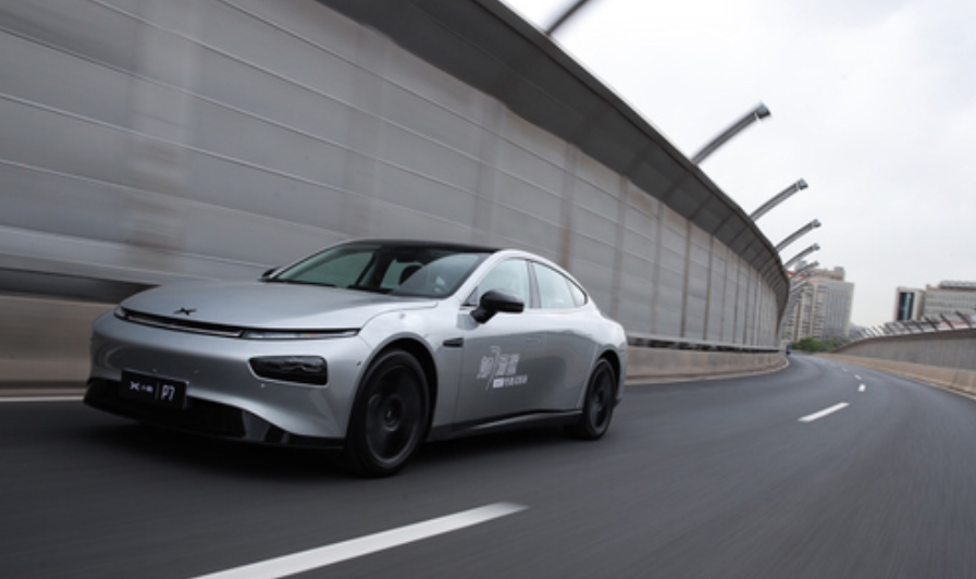 为什么小鹏自动驾驶这么炸裂网上却很少见到
别的新能源牌子车主都很喜欢晒自家车子优