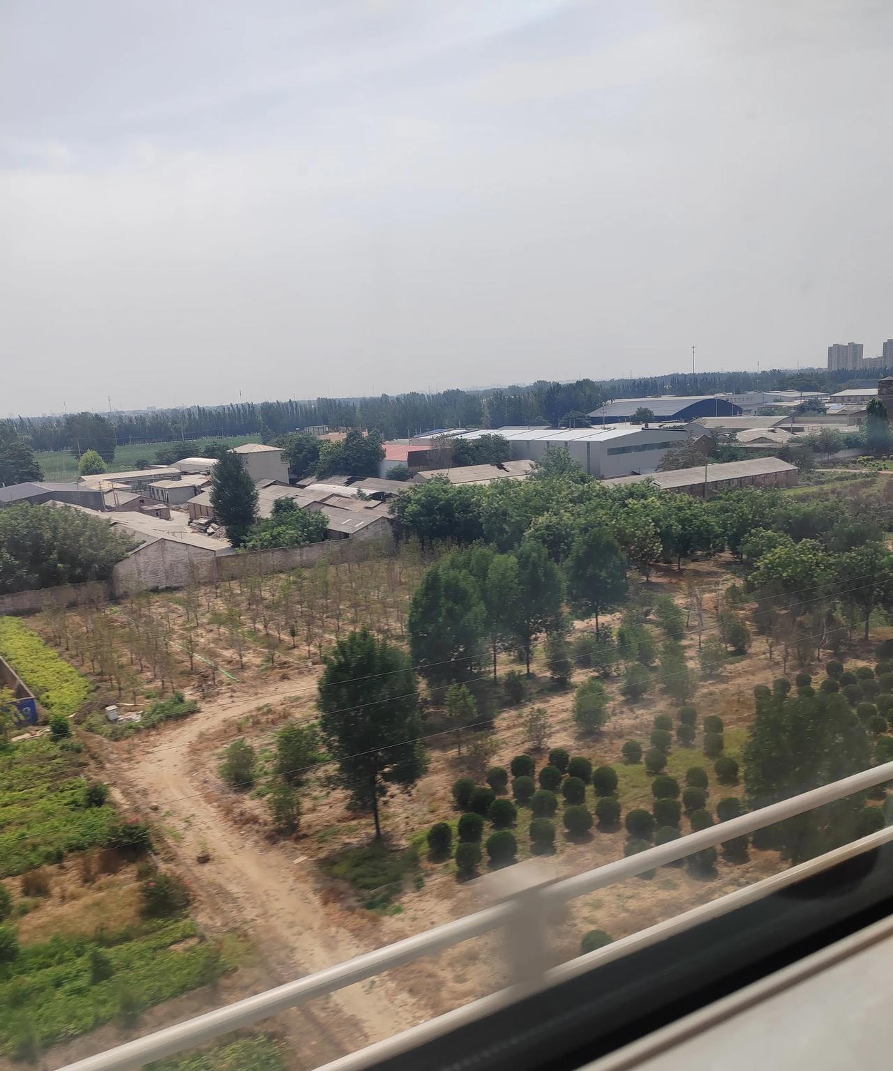 出门旅游，钱上面要算的清清楚楚。
这次跟着我老公表弟，也就是和我小叔子一起出去。