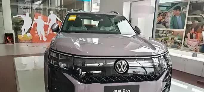 全球销量最高的十大汽车品牌：
第十名：现代——韩国——400 万辆
第九名：