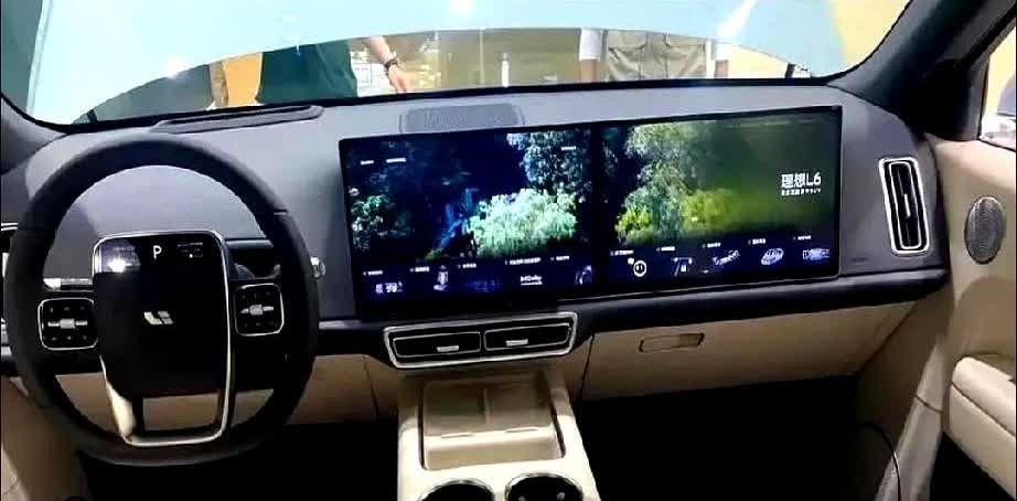 劝大家别油车换电车？

我反手就是真香警告！

以前开昂科威S最怕堵车，