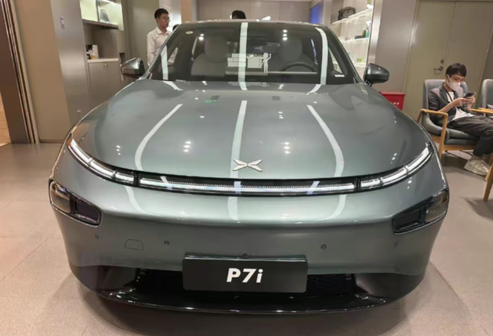 有没有p7的车主，同时试驾过p7i和f7
有没有p7的车主，同时试驾过p7i和f