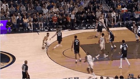 库里无视马尔卡宁防守强投三分再中，单节已砍下8分