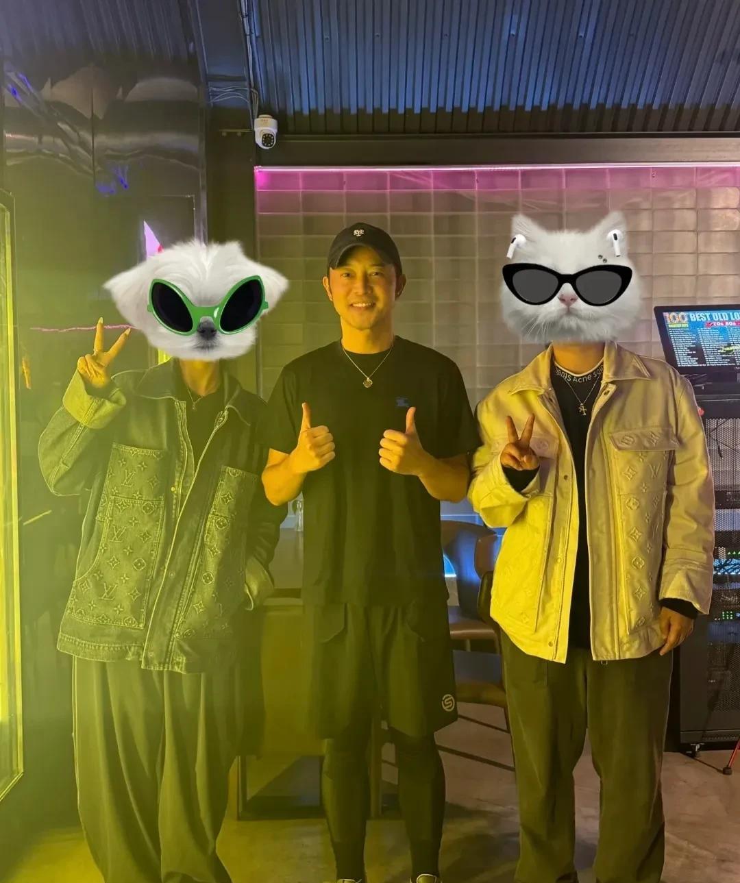 瘦身才是中年男人最好的医美啊！
沙溢和胡可现身伦敦，镜头里的沙溢头戴棒球帽，一身