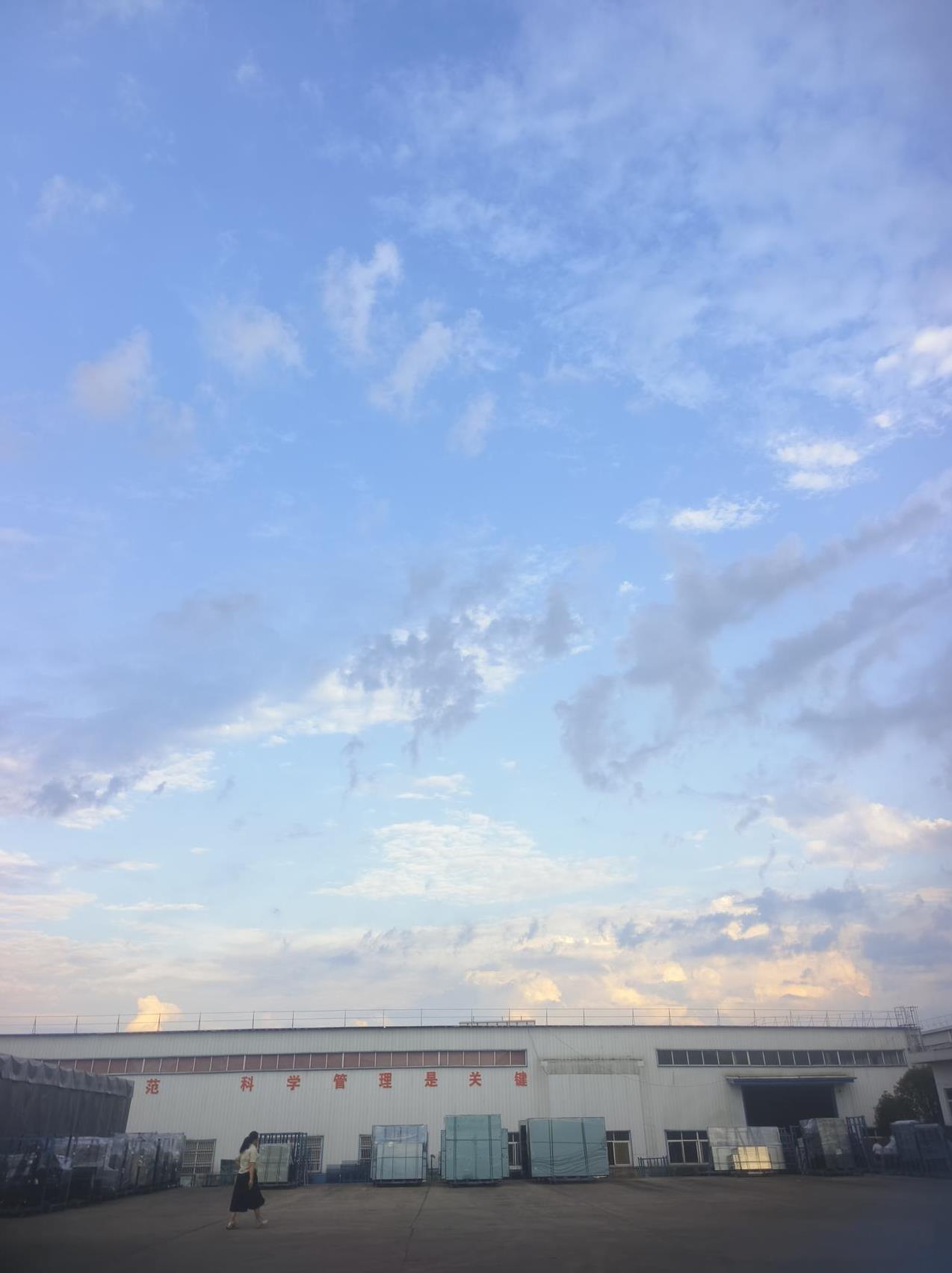 被这句话共情了：“最缺爱的一批人，拿出了最多的爱，去养出了最没有爱的孩子。”
突