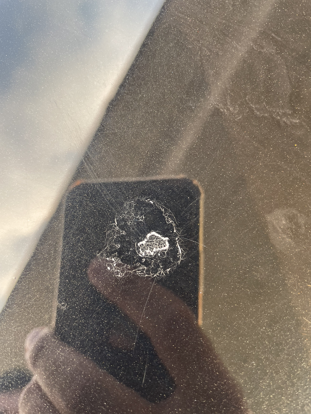 君威爆漆龟裂多处
别克君威爆漆，去4儿子店说是鸟屎腐蚀，后来爆漆越来越多，车一直