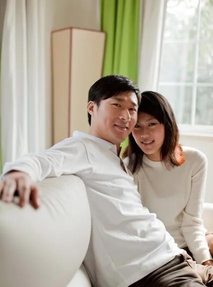小俩口为了生活锁事经常发生口角，妻子动不动就回娘家，一天晚上俩口子又发生口角，妻