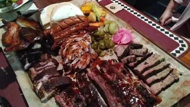 北京怀柔 从烤炉里拿出来、滋滋冒油的美式烤肉搭配现调美酒的烤肉小酒馆，被我发现了