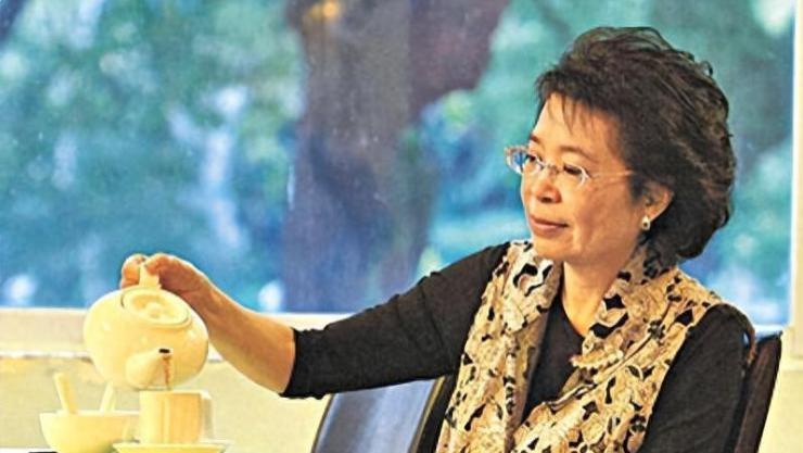 原来她早已离世！以为她已经退休，实际61岁患病而亡