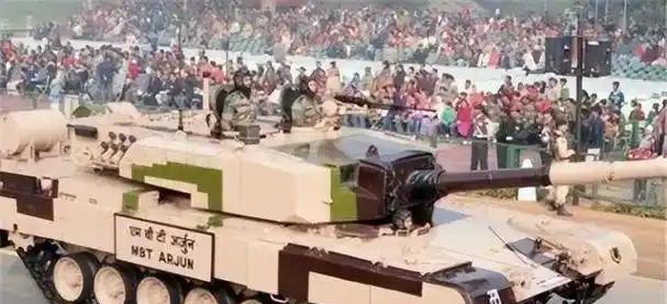 2011年3月，印度政府宣布宣布其改进型“阿琼”MK2的研发工作大功告成。与基础