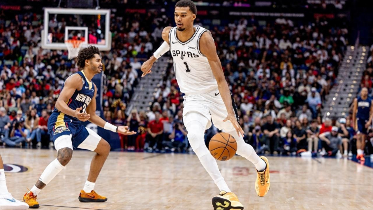 你敢信？从少林寺回来的文班亚马全场9次盖帽，锡安被盖的脑瓜疼