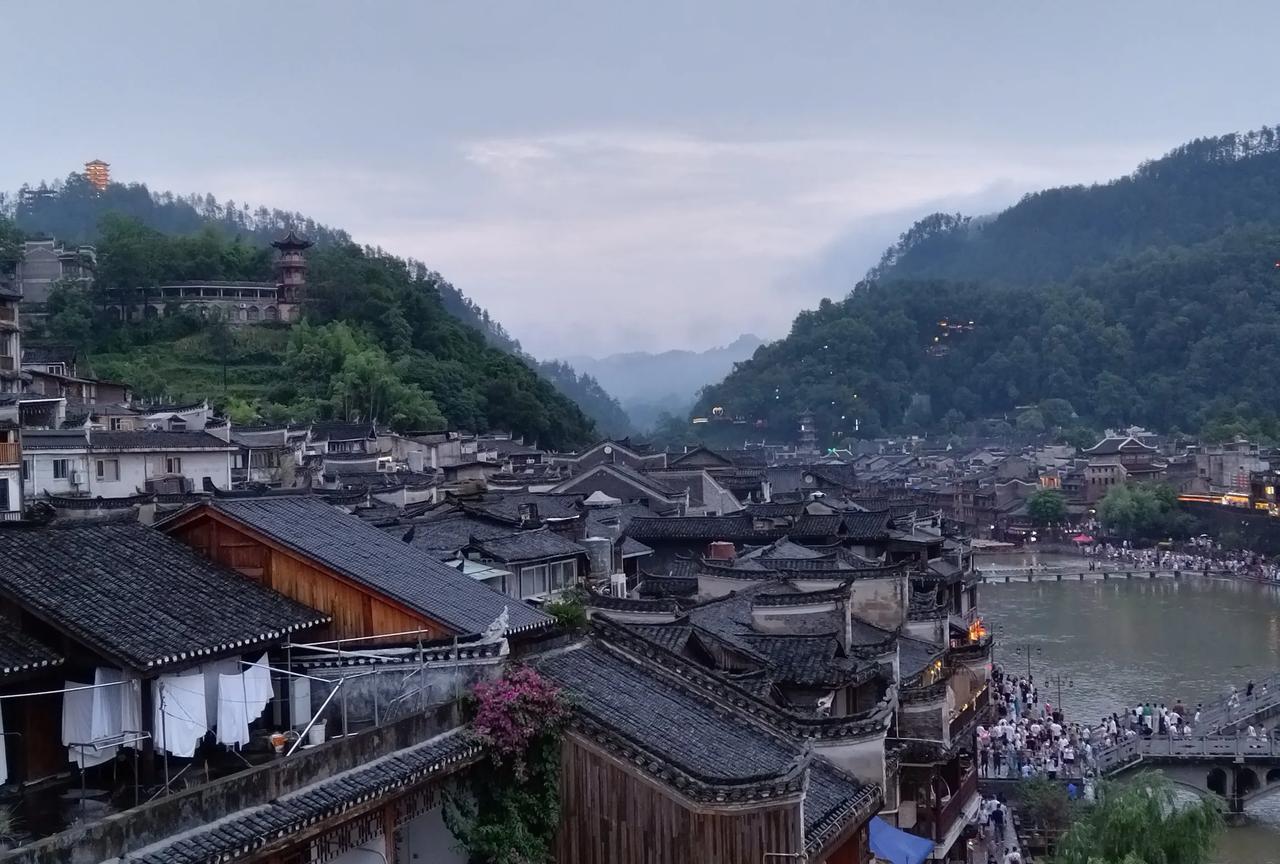    之所以我们心里出现这种落差，还是我们没有摆正自己的位置。其实对于我们绝大多
