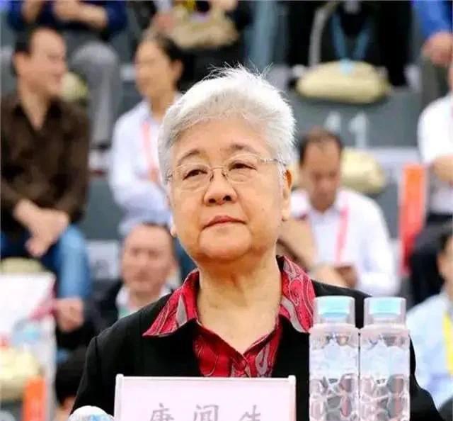 唐闻生，
外交部三朵金花之一：
曾为毛主席、周总理翻译，一生未嫁