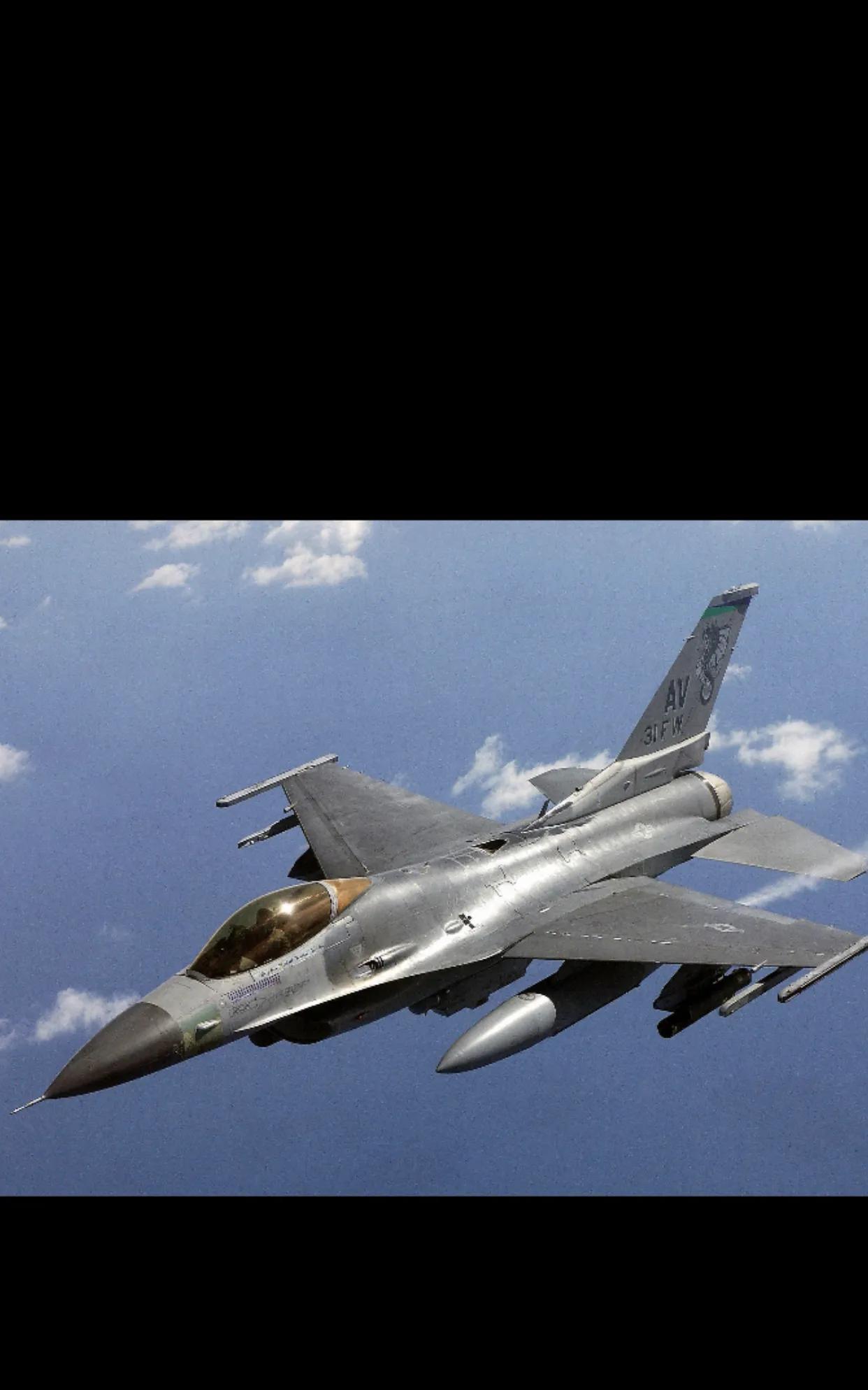 又一架F-16战机坠毁了，乌克兰一架F-16战机突然坠毁，原因不详。
事发于当地