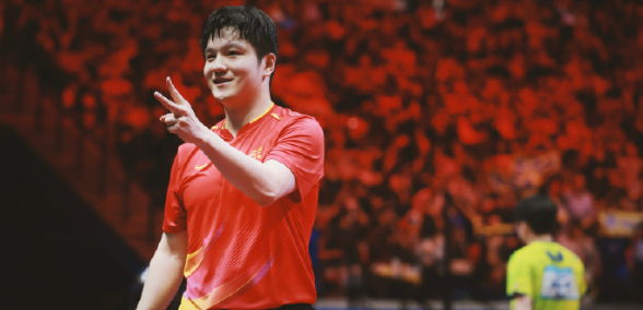 现实版甲方乙方！28岁的樊振东在粤港澳大湾区全运会再度登顶男单赛场，不仅实现个人