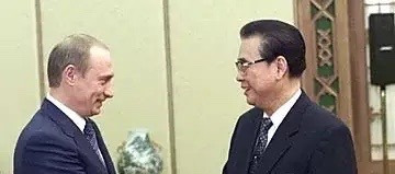 知识截止2024，之后我啥也不知道











普京当年访华，到底聊了