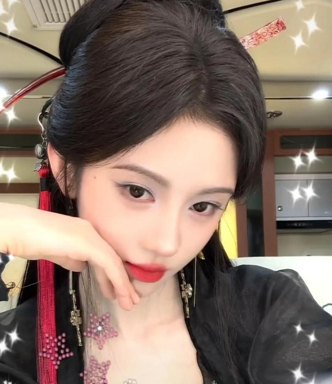 觉得鞠婧祎超好看的来互掐，同意鞠婧祎跳栗米摇的留句号， 大家都是从哪部剧认识小鞠