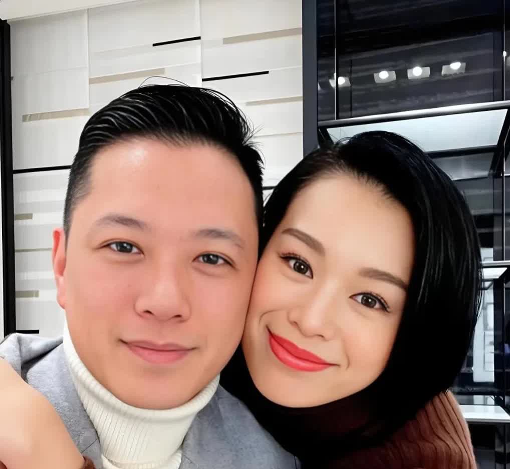 一觉醒来，
黄宗泽收到一个好消息，好消息是胡杏儿的老公给自己扳回一局，坏消息是