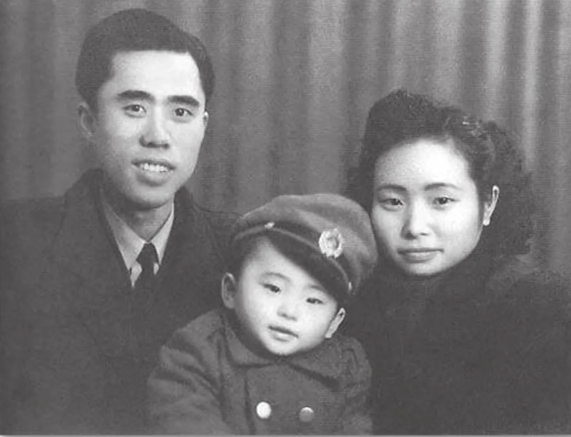 1949年，江姐留下遗言：“愿吾儿彭云，为共产主义事业奋斗到底。”但彭云却定居美