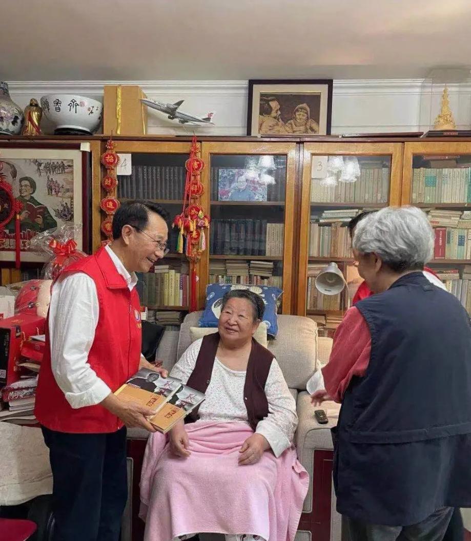 毛 主 席的女儿李 讷今年85岁。
2025年8月3日，是李讷的85周岁生日。