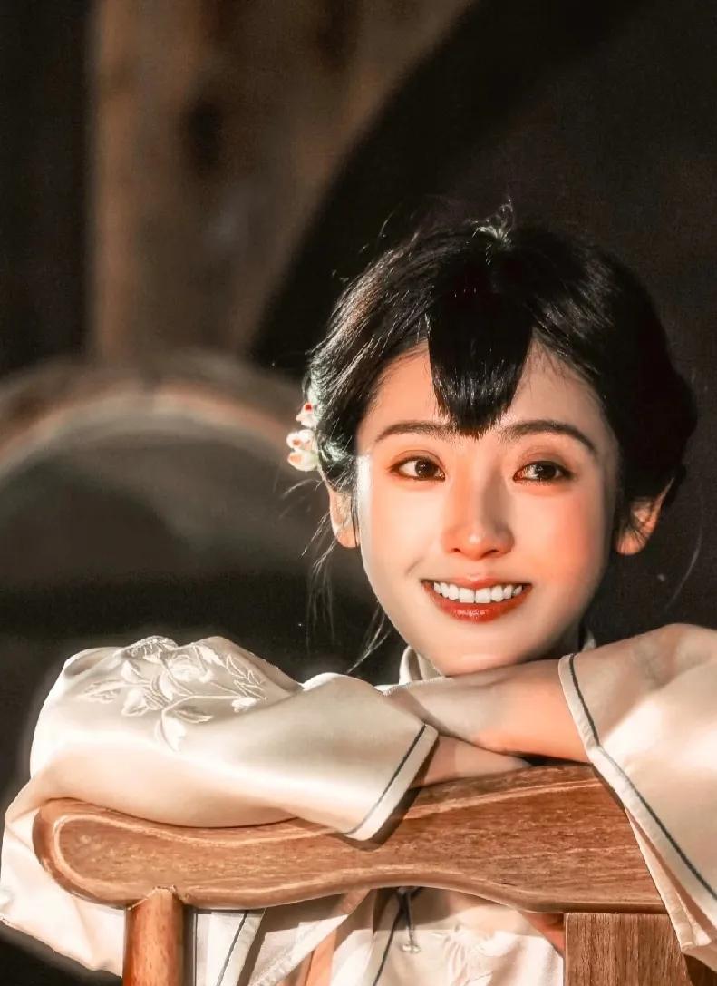 #生万物# 邢菲演的苏苏真得拿个最佳女配才行，必须的！
这角色被她演得活透了——