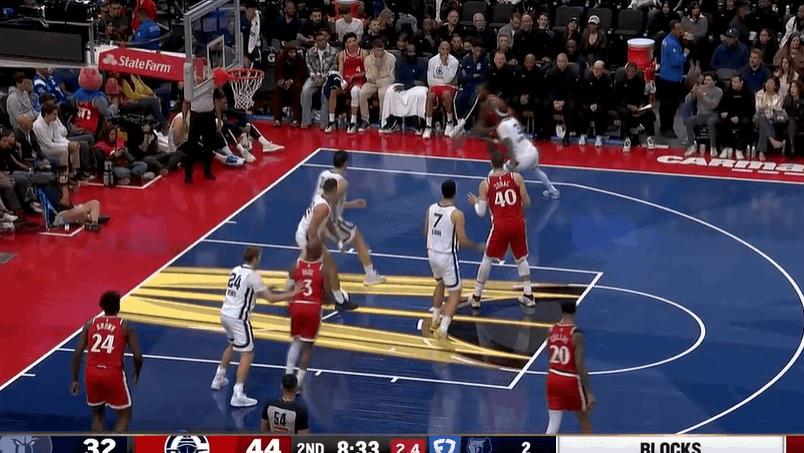 伦纳德运球急停干拔中投命中，个人目前已得到18分