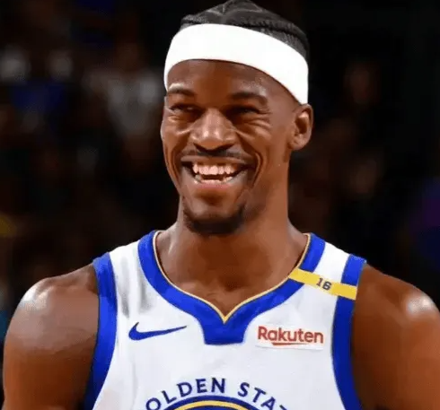 NBA常规赛，爵士对阵勇士的全场比赛已结束，勇士123-114战胜爵士。
勇士球