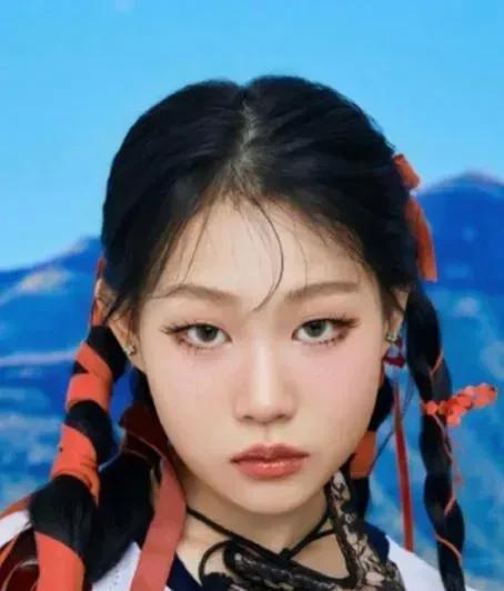 说真的，我觉得小沈阳女儿沈佳润闯韩娱，真的能成，她长相很有辨识度。
而且，感觉舞