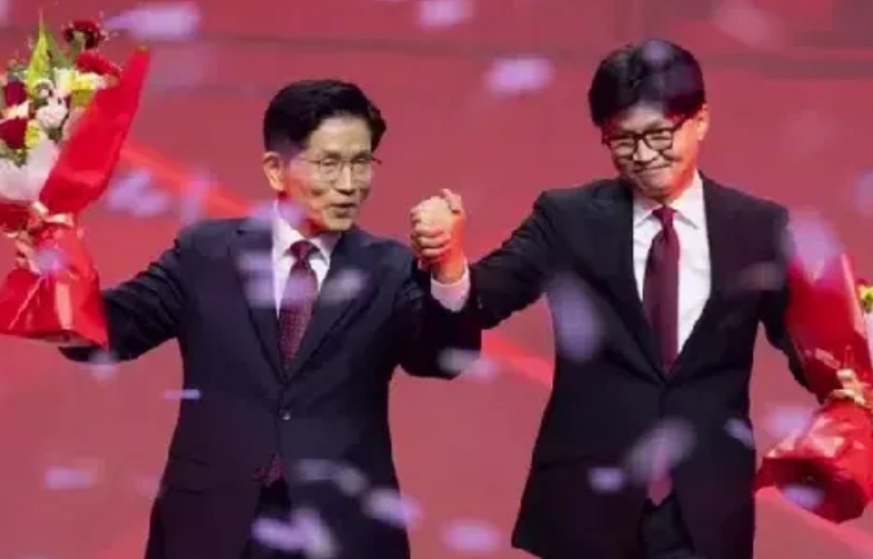 韩国大选突发事件“不突发”！
韩国无党派总统候选人黄教安退出总统竞选，来保全金文