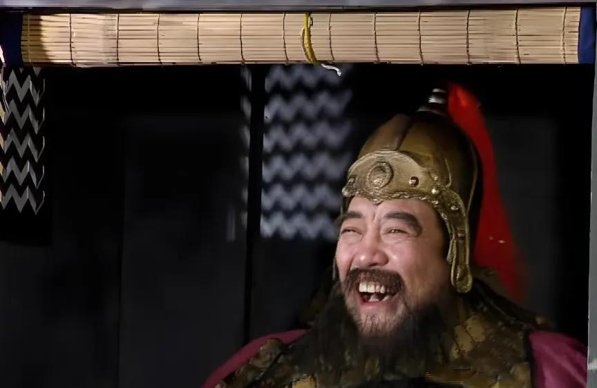 董卓以为砸钱给有权有势的人
就能换来真心拥护，结果却被现实狠狠打脸。在他那个时代