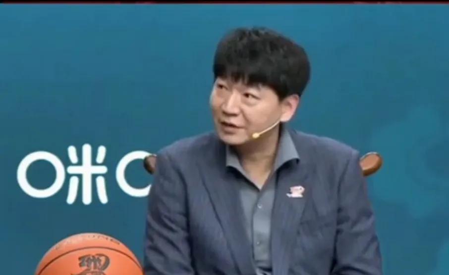 自家球队都还没整明白就来分析广东东阳光与上海久事G3比赛。
纵观粤沪两场系列赛，