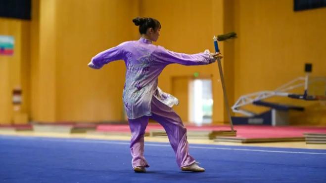 四川武术队冬训练筋骨 曹茂园：全运会至少要见奖牌 ｜备战粤港澳