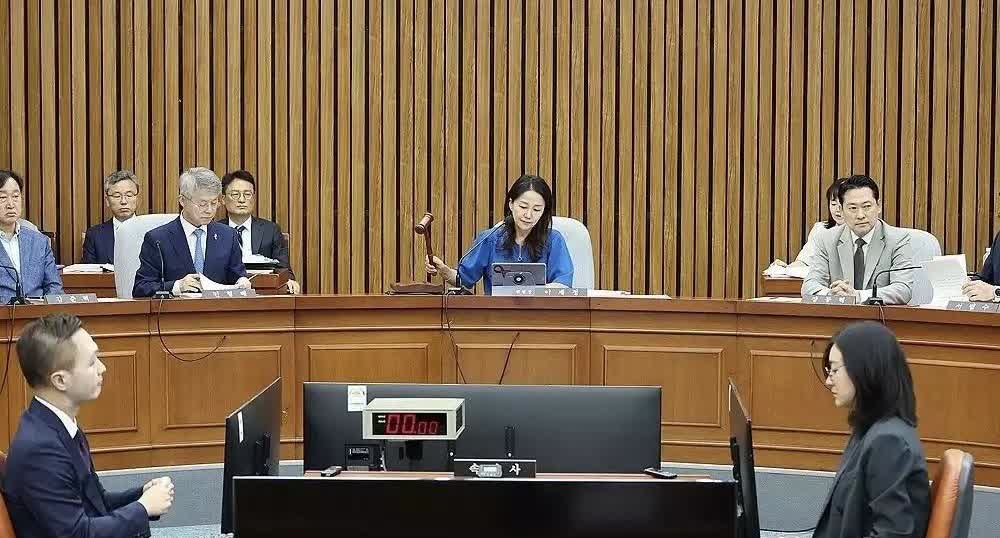 韩国国会宪法法院院长人事听证特别委员会将于21日，就金尚焕宪法法院院长候选人资格