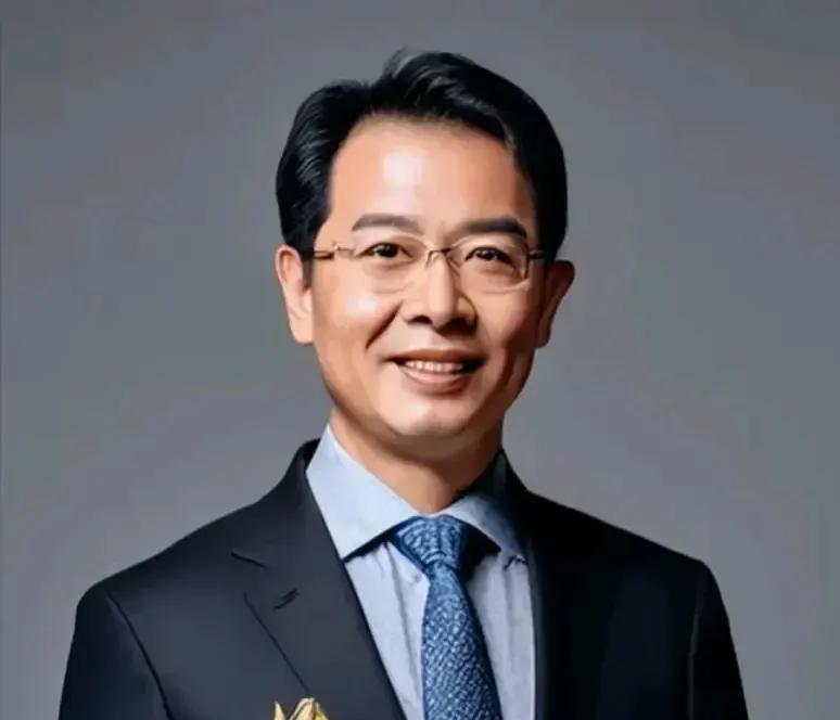 公务员要谨记的十条守则：
1、公务员别指望谁罩着你。出了事单位先保稳定，该谈话谈
