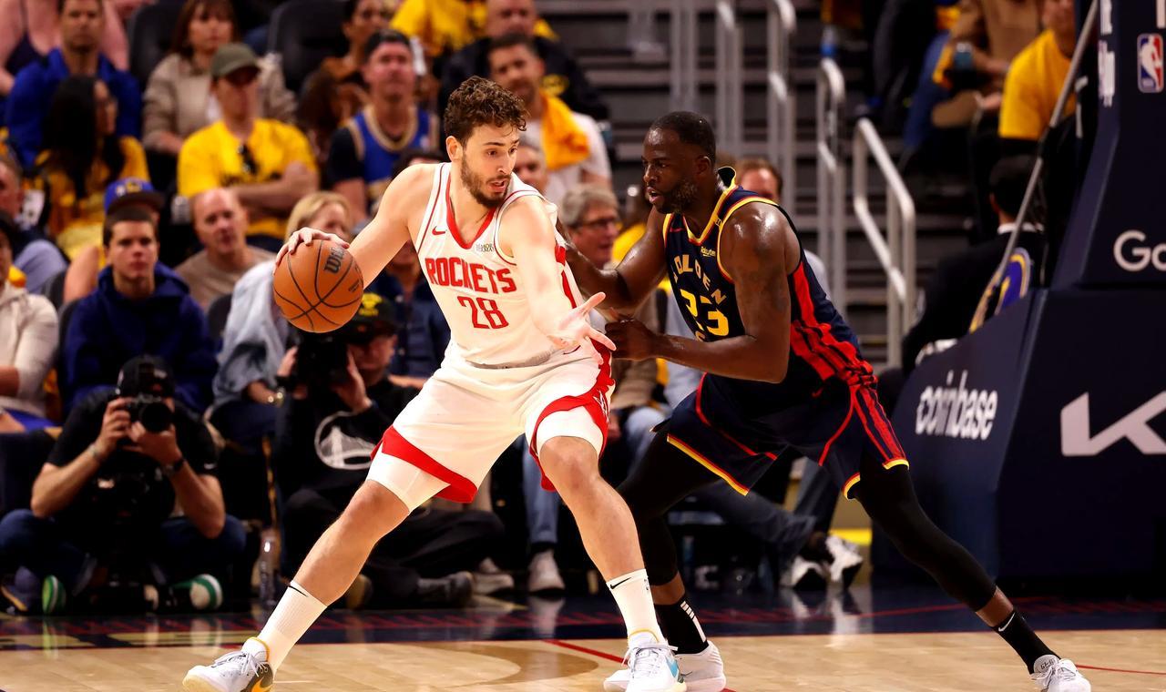 江山代有才人出，勇士还是输给了年龄和天赋。
NBA杯焦点战“火勇大战”，虽然杜兰