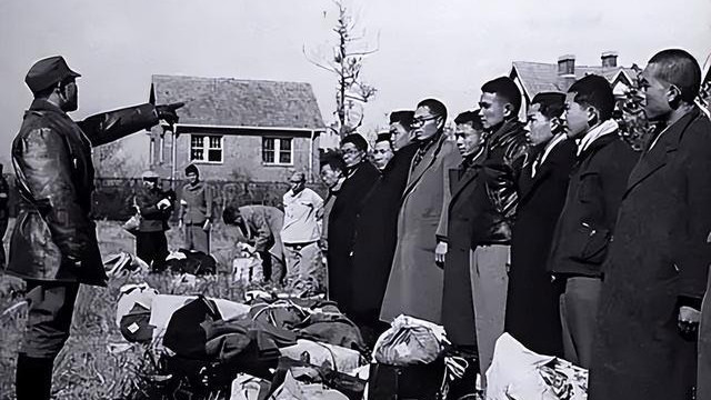 1945年富锦日俘暴乱内幕：女俘虏谎称上厕所，差点将苏军集体反杀