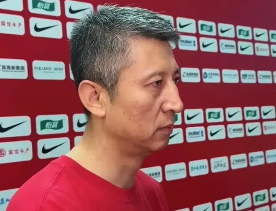 关于征召杨瀚森回来打亚洲杯这个事儿，老陈已经无力吐槽，不管是郭指导的主张，还是篮