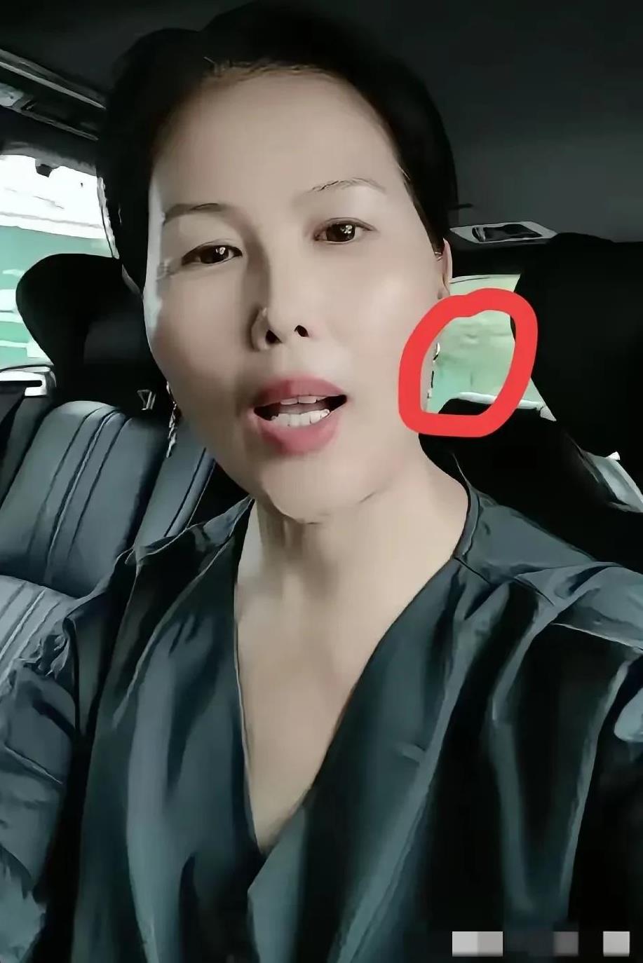 想不通真想不通
小杨阿姨居然被ma
酸辣粉出了事
天天鼓吹的湛兰不吱声
被偶遇的