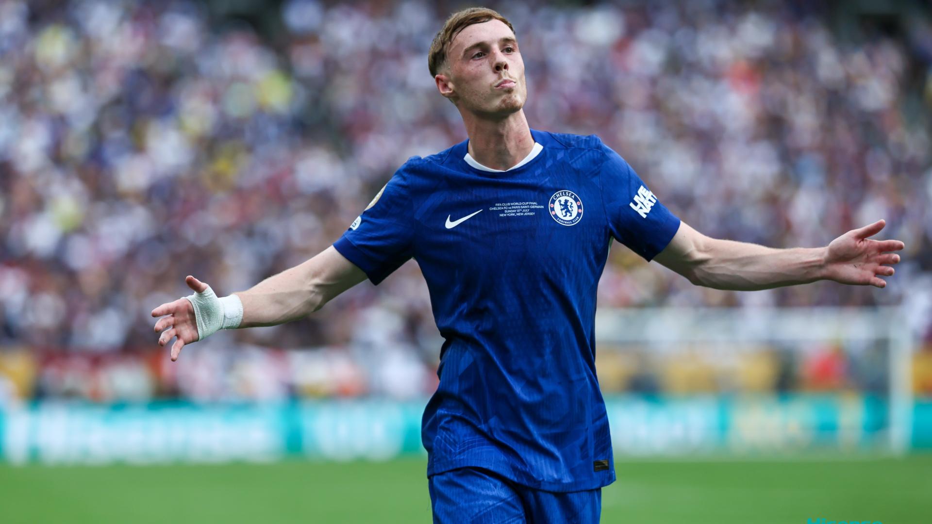 ​亿元核心帕尔默碾压众星！蓝军长传打穿巴黎，纳赛尔看台目睹失冠