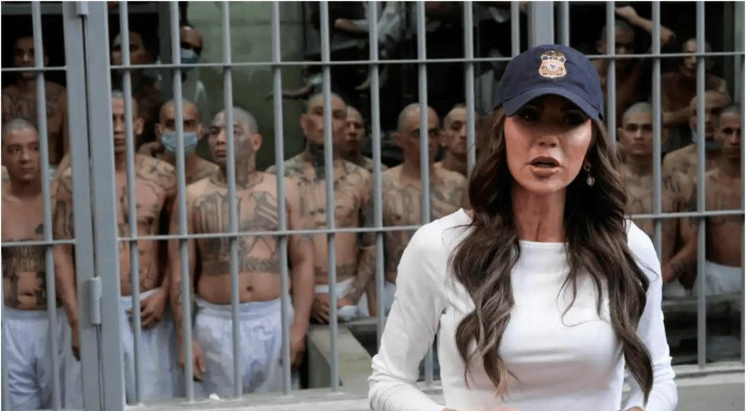 谁是“入侵者”？
白宫主人说，他调派大批国民警卫队和海军陆战队进入洛杉矶市区，是